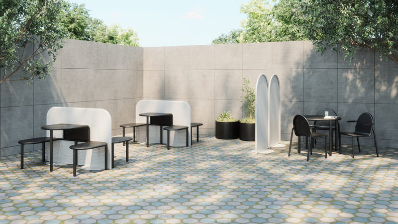 Juna Cafe Round Table
