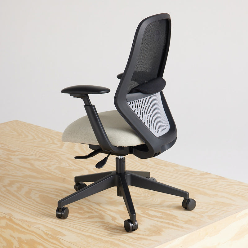 Rise Mid Back with An Extra Comfort Seat