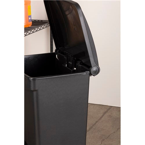 Plastic Step-On - 23 Gallon
